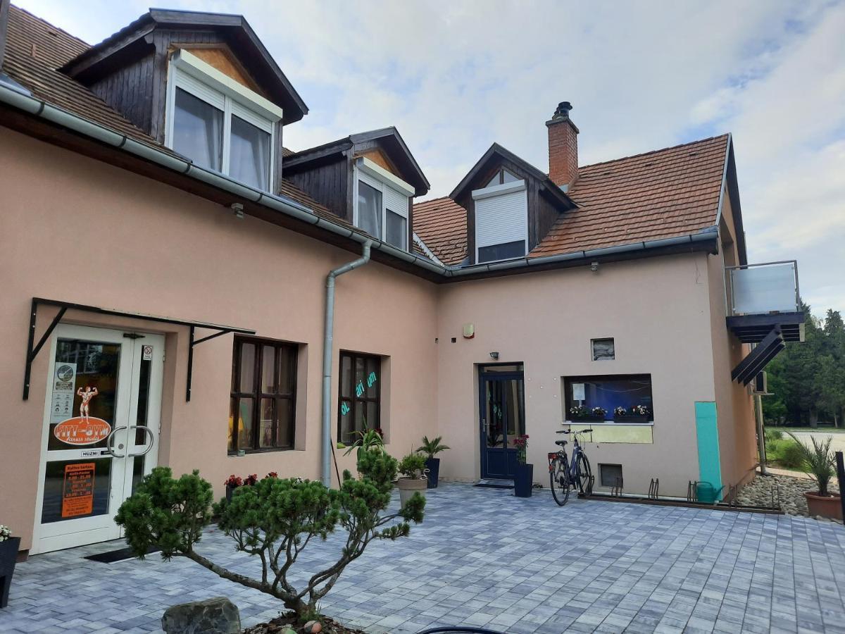 Fitt Apartman لينتي المظهر الخارجي الصورة